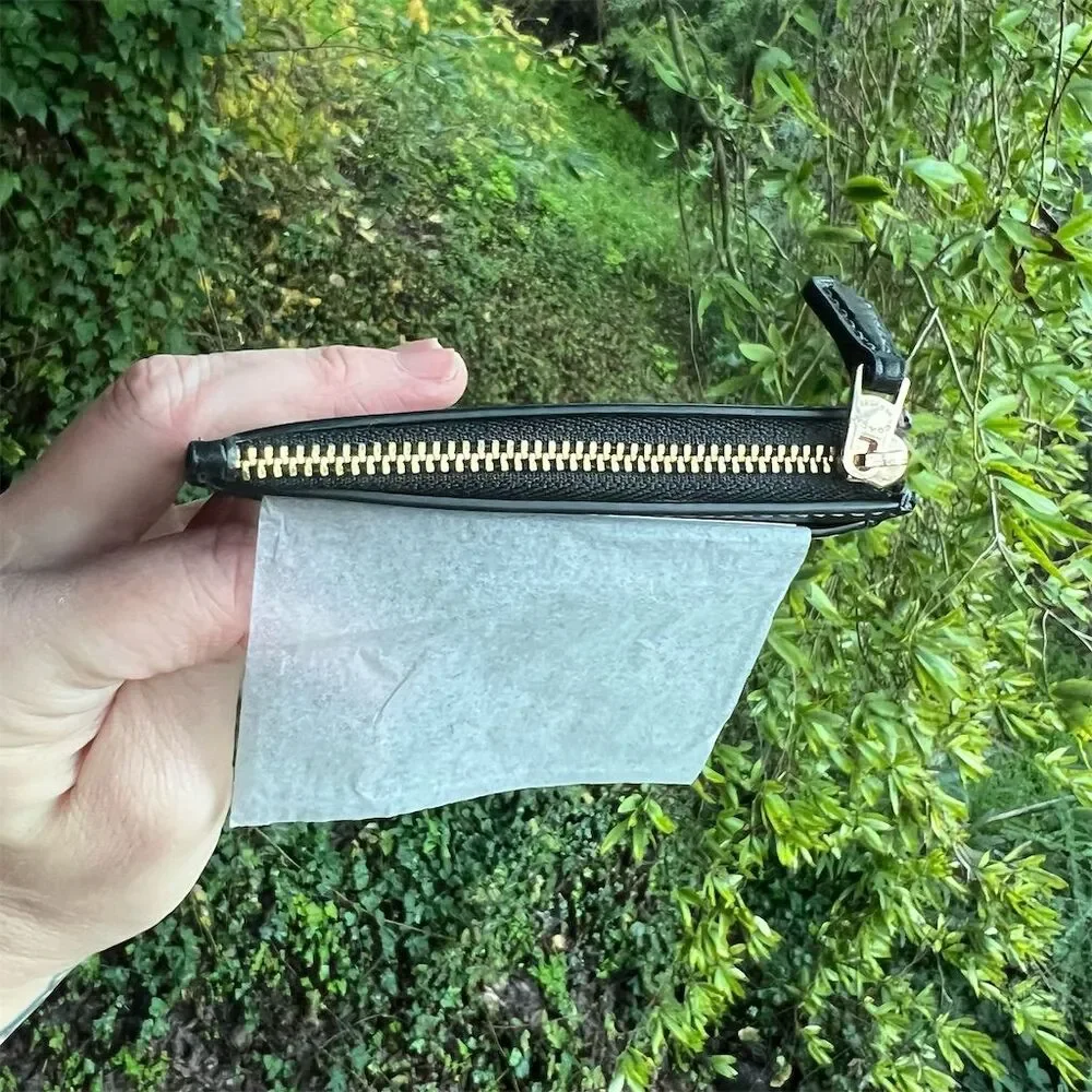 COACH Mini Skinny Id Case Cardholder Wallet w Cherry Print NWT AUTHENTIC - Picture 4 of 9